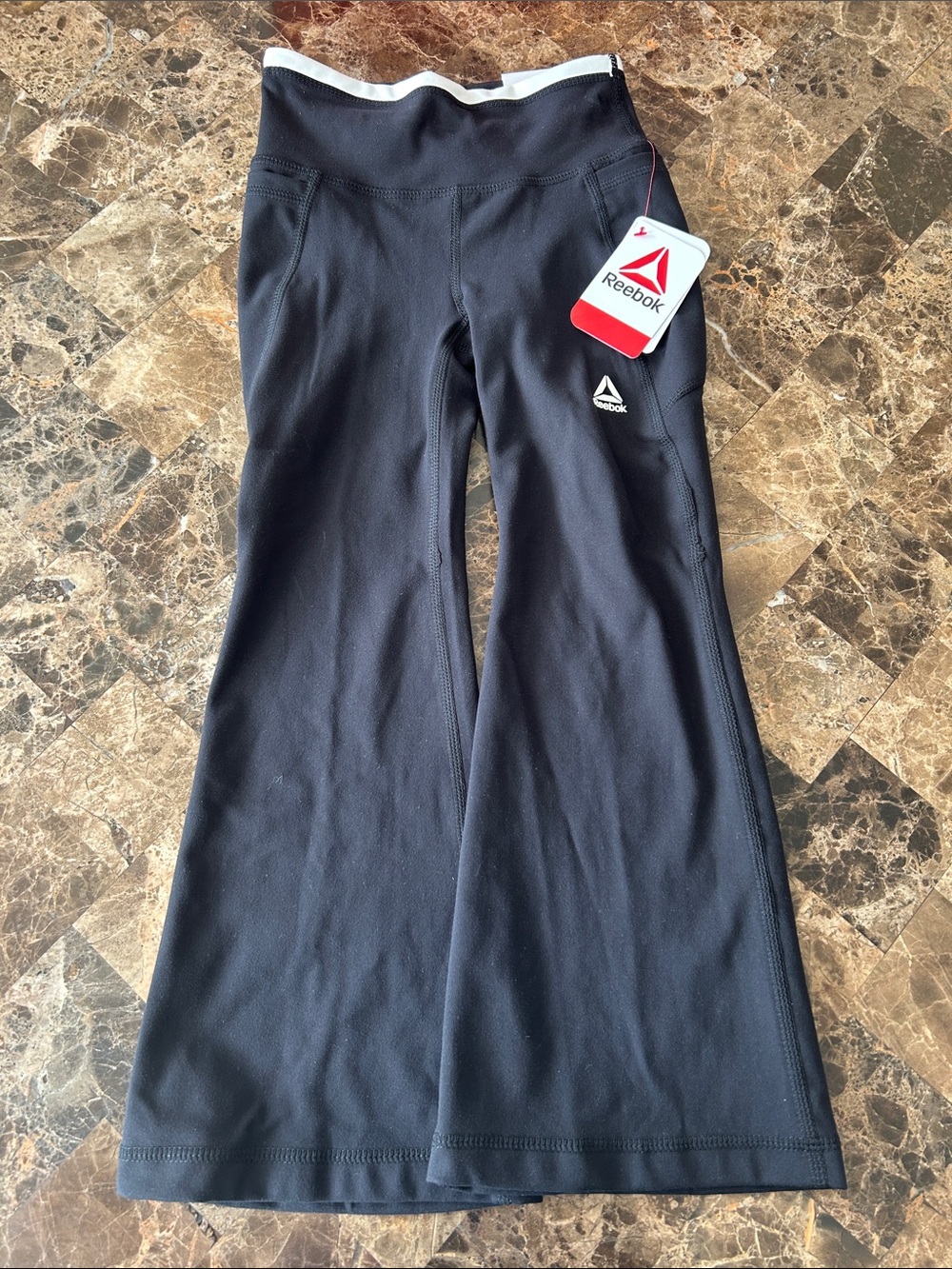 NEW 🆕 Reebok Black Kids Flared Leggings with White Trim 4/5 years